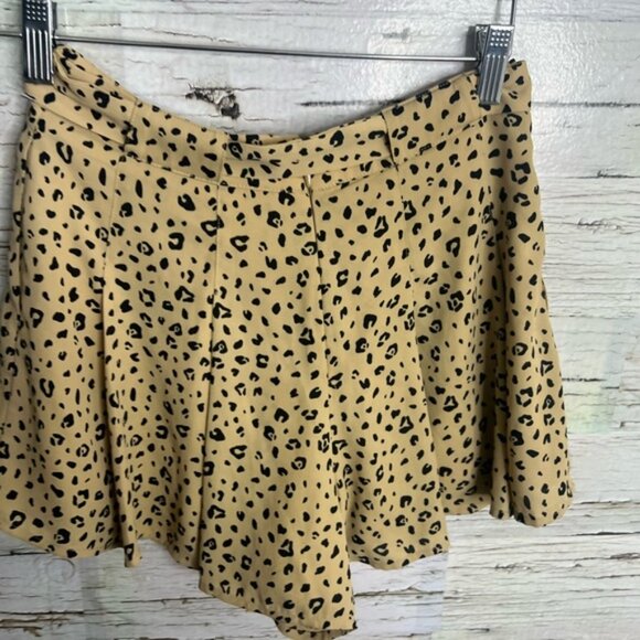 Aritzia size 2 Sunday best westly shorts leopard print black tan yellow - Picture 7 of 8